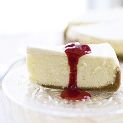 Cheesecake with Raspberry Glaze