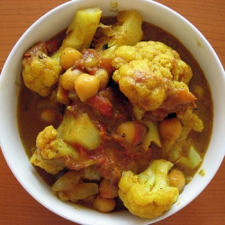 Cauliflower & Chickpea Curry