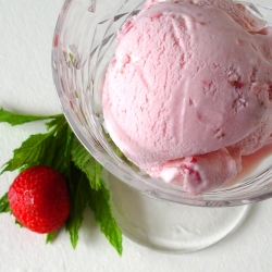 Strawberry Cheese Cake Ice Cream