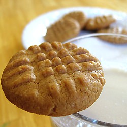 4-ingredient Peanut Butter Cookies