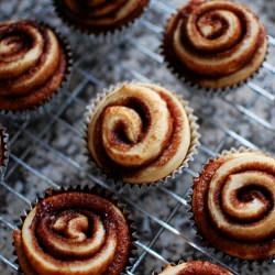 Cinnamon Roll Cupcakes