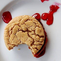 Gingersnap-Raspberry Sandwiches