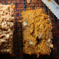 Pumpkin Bread with Crumb Topping