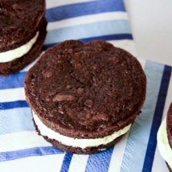 Easy Brownie Whoopie Pies