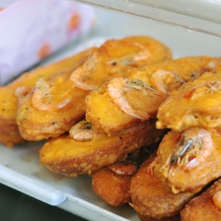 Mung Bean Cakes with Prawn