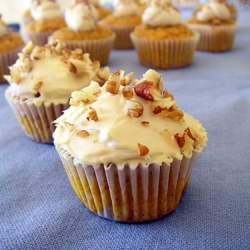 Mini Pumpkin-Gingerbread Cupcakes