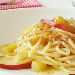 Spaghetti with Apples and Cinnamon