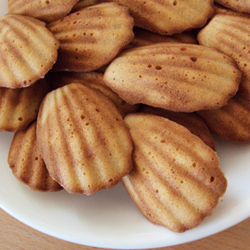 Apple Cinnamon Madeleines