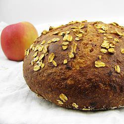 Rolled Oats and Apple Bread