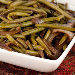 Green Beans with Caramelized Onions