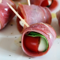 Prosciutto Wrapped Mozzarella Balls