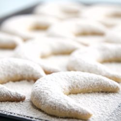 Vanillekipferl (Vanilla Crescents)