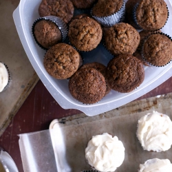 Carrot cake cupcakes