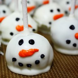 Snowman Oreo Truffle Pops