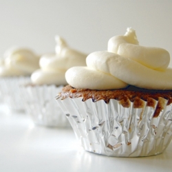 Marshmallow Fluff Frosting