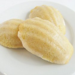 Amaretto Madeleines