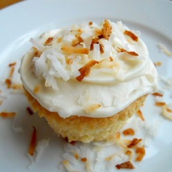 Coconut Cupcakes with Coconut-White