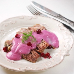 Beef w/ Cranberry Sauce & Sour Cream