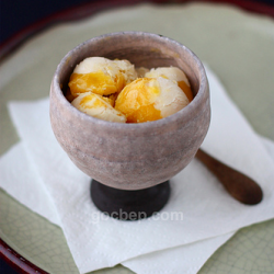 Mango Coconut Ice Cream (in Vietnamese)