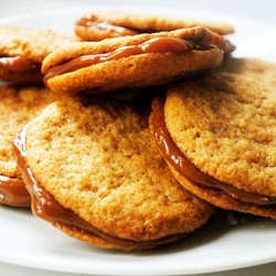 Dulce de Leche Sandwich Cookies