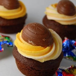 Cadbury Creme Egg Cupcakes