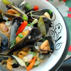 Pan-steamed Mussels