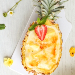 Pineapple Filled with Crème