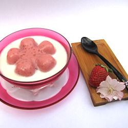 PET Bottle Strawberry Panna Cotta