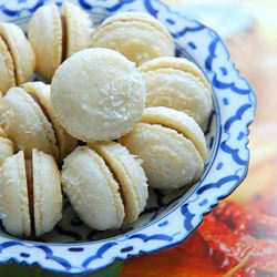 Thai Tom Yam-Flavored Macarons