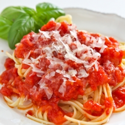 Tomato Sauce with Onion and Butter