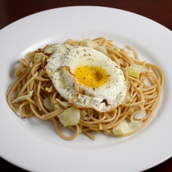 Spaghetti with Green Garlic and Egg