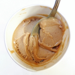 Almond Cinnamon Ice Cream