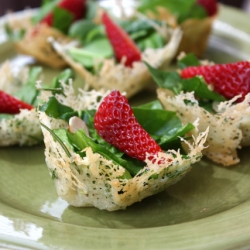 Parmesan Cup Spinach Salad