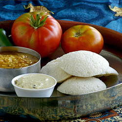 Idlis with Coconut Chutney