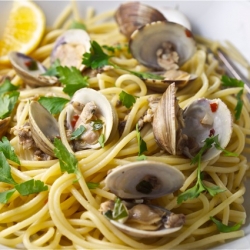 Spaghetti con Vongole (Clams)