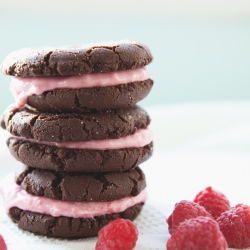 Raspberry Sandwich Cookies!