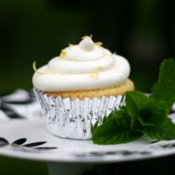 Lemon Cupcakes w/Lemon Buttercream