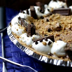 S’mores Mousse Pie