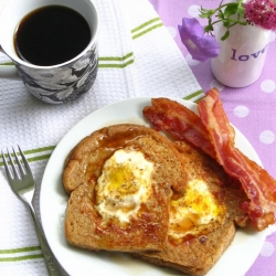 Eggs in a French Toast Basket