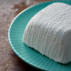 Easy Homemade Cultured Goat Cheese