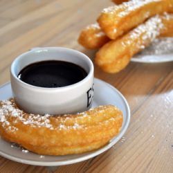 Churros Con Chocolate