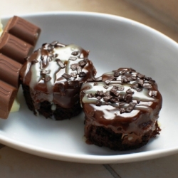 Tuxedo Brownie Bites