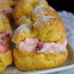 Strawberry and Yogourt Cream Puff