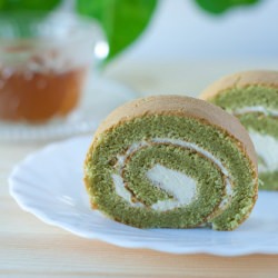 Green Tea (Matcha) Swiss Roll