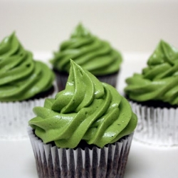 Chocolate Cupcake w Matcha Frostin