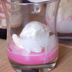 Bubble Gum Vodka Ice Cream Float