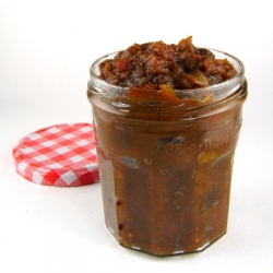 Apple and Raisin Chutney