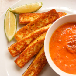 Peppered Halloumi with Pepper Dip