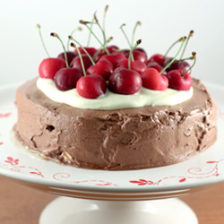 Chocolate Mousse Pavlova “Cake”