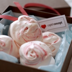 Pink Meringues – Mystery Gift